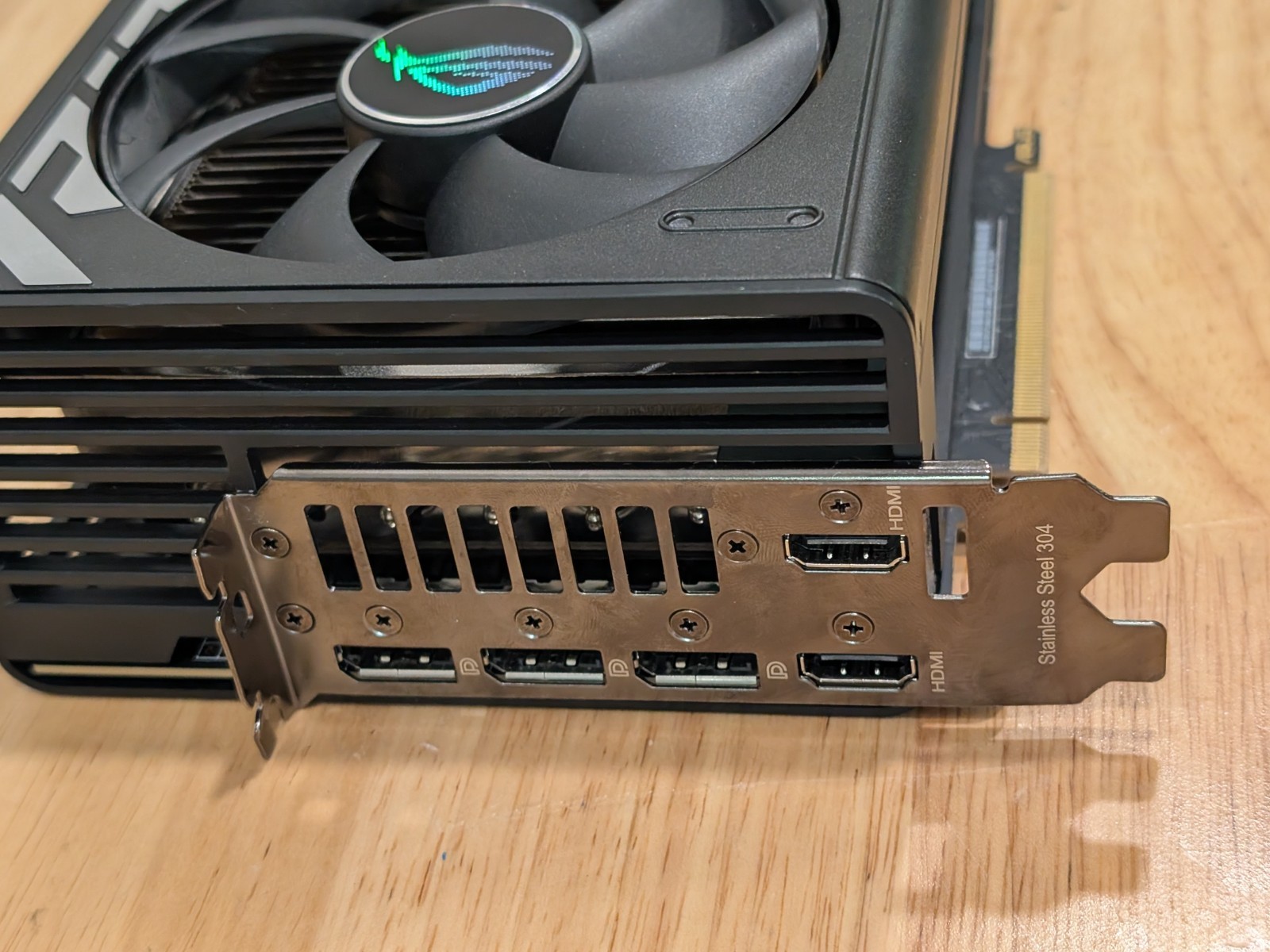 BH นำเสนอ ASUS ROG Strix GeFor - Graphics Card 24Gb Gddr6X บทวิจารณ์และราคา